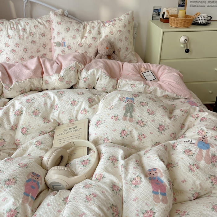 91家纺网 家纺一手货源 找家纺 贝扬思家纺 2026新款高品质A类泡芙纱普通款四件套-110g-(软软糯糯小红书推荐~) 甜卷兔兔