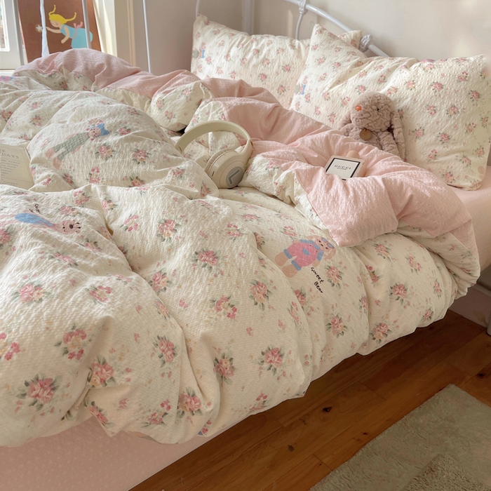 91家纺网 家纺一手货源 找家纺 贝扬思家纺 2026新款高品质A类泡芙纱普通款四件套-110g-(软软糯糯小红书推荐~) 甜卷兔兔