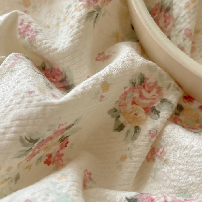 91家纺网 家纺一手货源 找家纺 贝扬思家纺 2026新款高品质A类泡芙纱普通款四件套-110g-(软软糯糯小红书推荐~) 甜卷兔兔