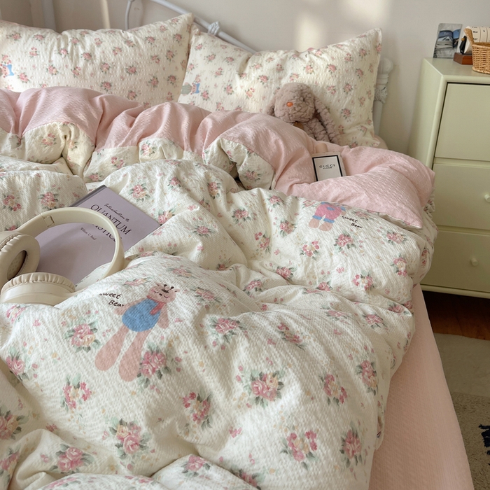 91家纺网 家纺一手货源 找家纺 贝扬思家纺 2026新款高品质A类泡芙纱普通款四件套-110g-(软软糯糯小红书推荐~) 甜卷兔兔