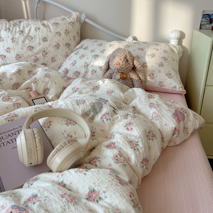 91家纺网 家纺一手货源 找家纺 贝扬思家纺 2026新款高品质A类泡芙纱普通款四件套-110g-(软软糯糯小红书推荐~) 甜卷兔兔