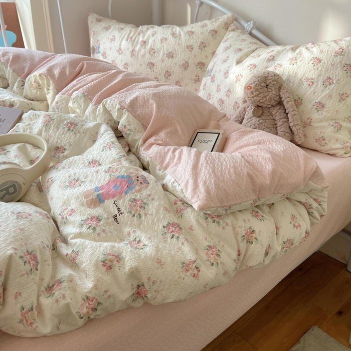 91家纺网 家纺一手货源 找家纺 贝扬思家纺 2026新款高品质A类泡芙纱普通款四件套-110g-(软软糯糯小红书推荐~) 甜卷兔兔