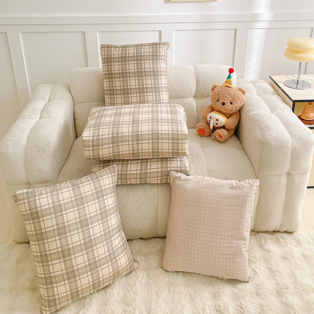 91家纺网 家纺一手货源 找家纺 多米家居 2026新款口袋印花抱枕被单品 格韵-咖