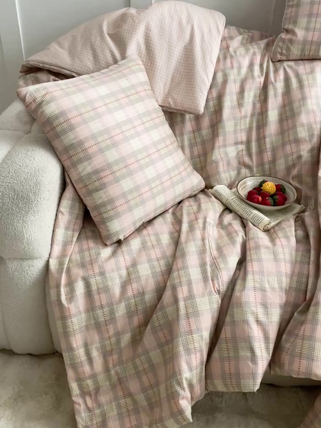 91家纺网 家纺一手货源 找家纺 多米家居 2026新款口袋印花抱枕被单品 格韵-咖