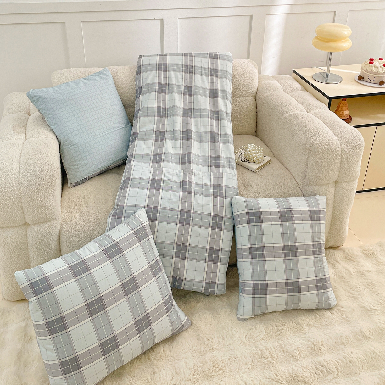 91家纺网 家纺一手货源 找家纺 多米家居 2026新款口袋印花抱枕被单品 格韵-蓝