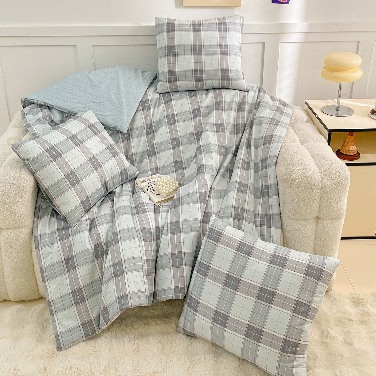 91家纺网 家纺一手货源 找家纺 多米家居 2026新款口袋印花抱枕被单品 格韵-蓝