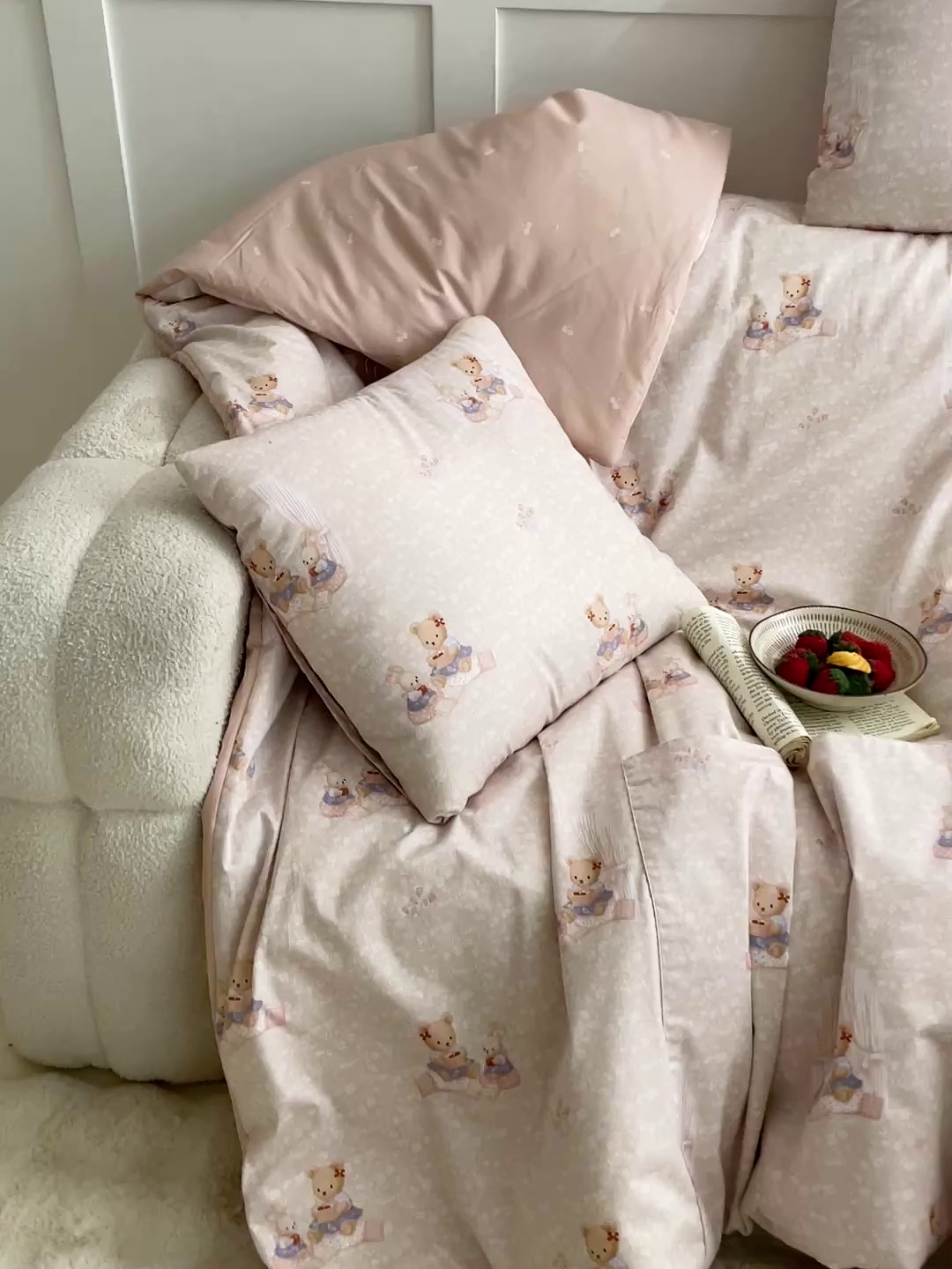 91家纺网 家纺一手货源 找家纺 多米家居 2026新款口袋印花抱枕被单品 格子小象