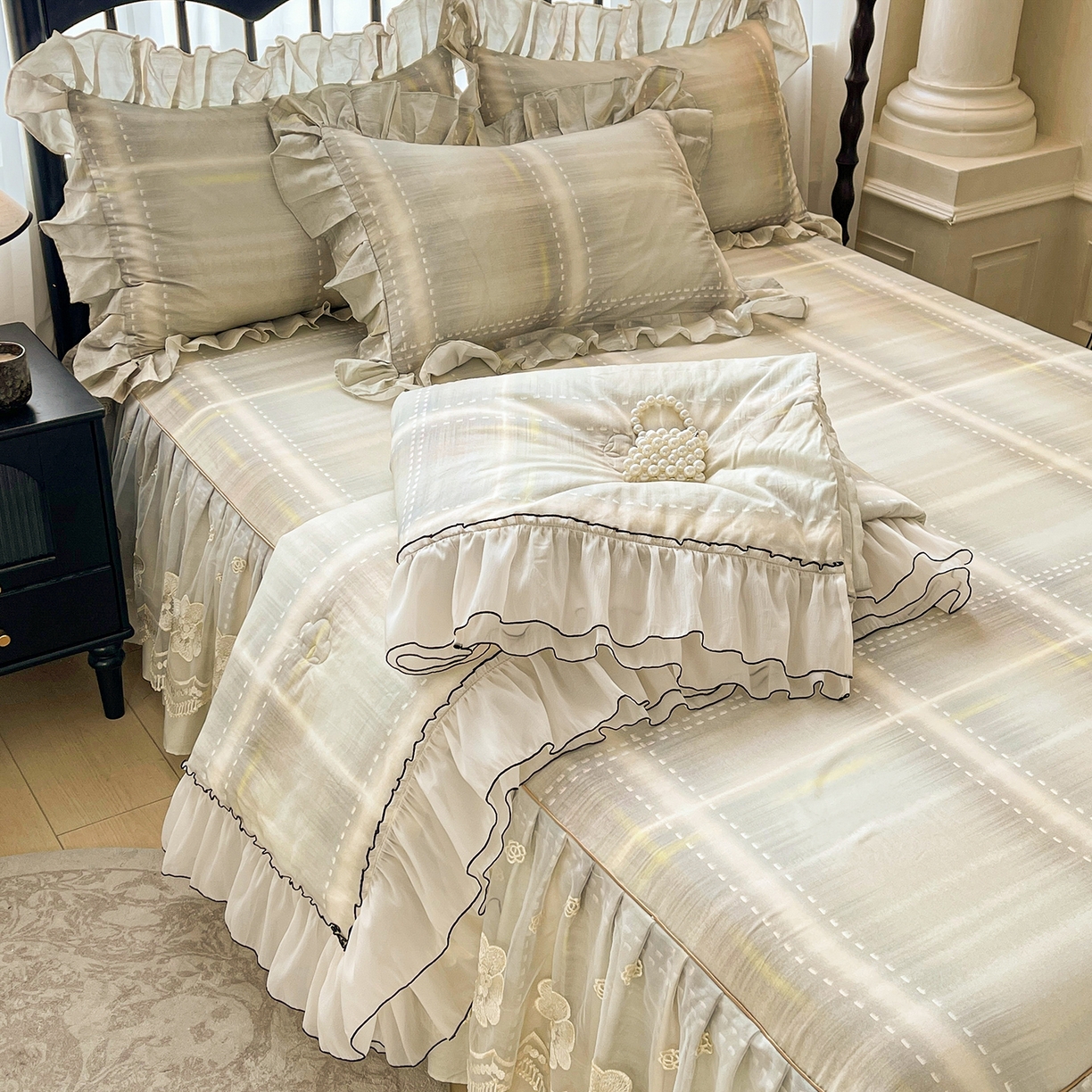 91家纺网 家纺一手货源 找家纺 宜凡家纺 2026新款全棉数码印花夏被床裙四件套格子系列 光之羽 绿