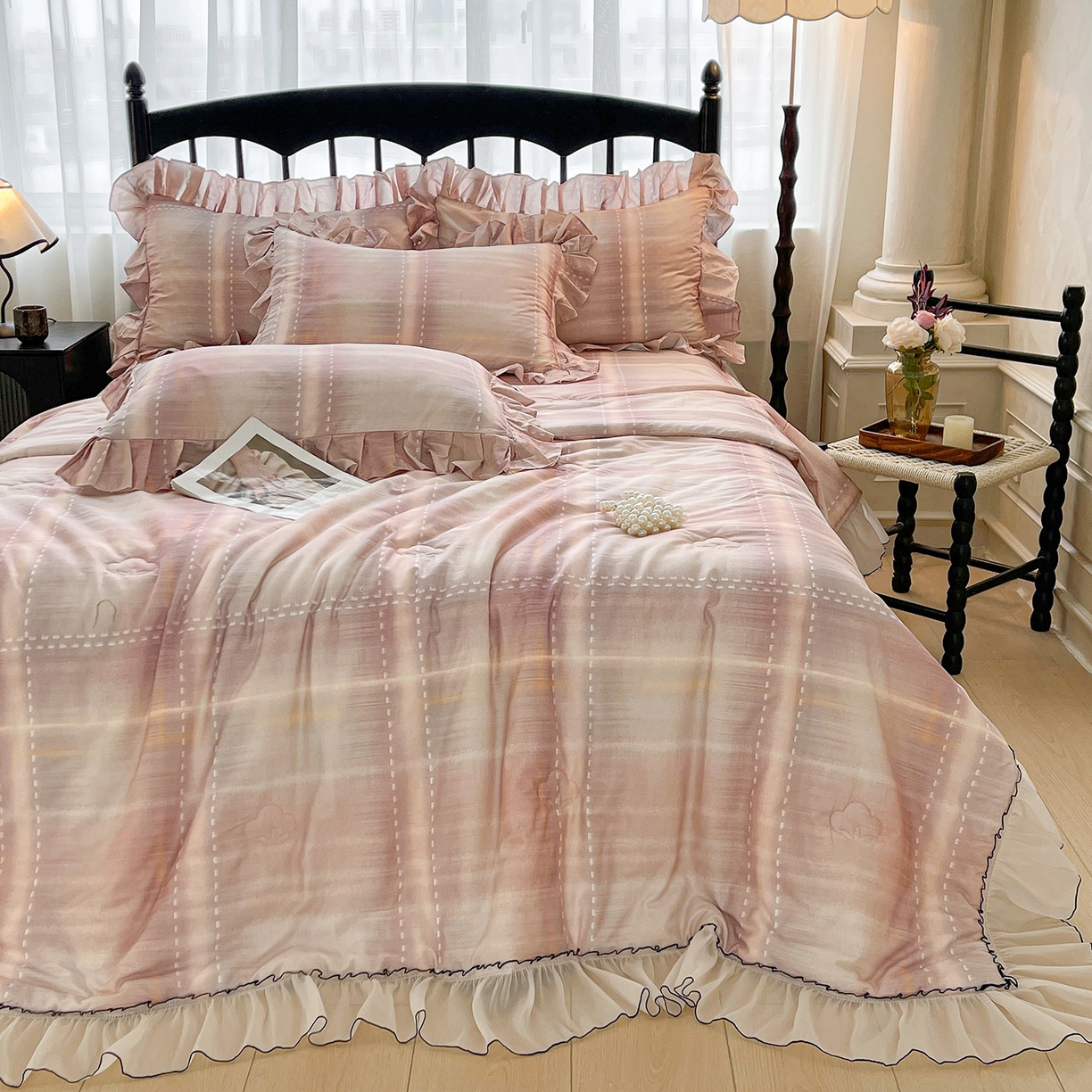 91家纺网 家纺一手货源 找家纺 宜凡家纺 2026新款全棉数码印花夏被床裙四件套格子系列 光之羽 紫