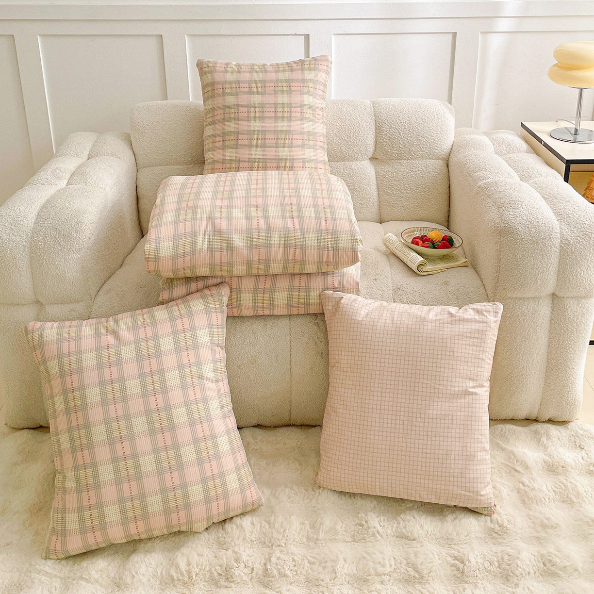 91家纺网 家纺一手货源 找家纺 多米家居 2026新款口袋印花抱枕被单品 千鸟格