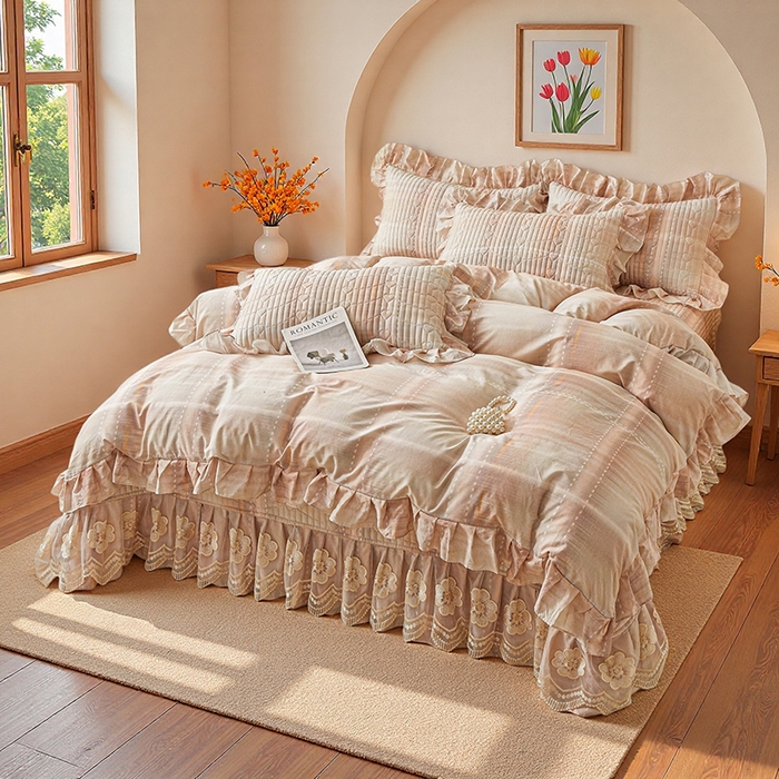 91家纺网 家纺一手货源 找家纺 宜凡家纺 2026新款全棉数码印花床盖三件套格子系列 光之羽-粉