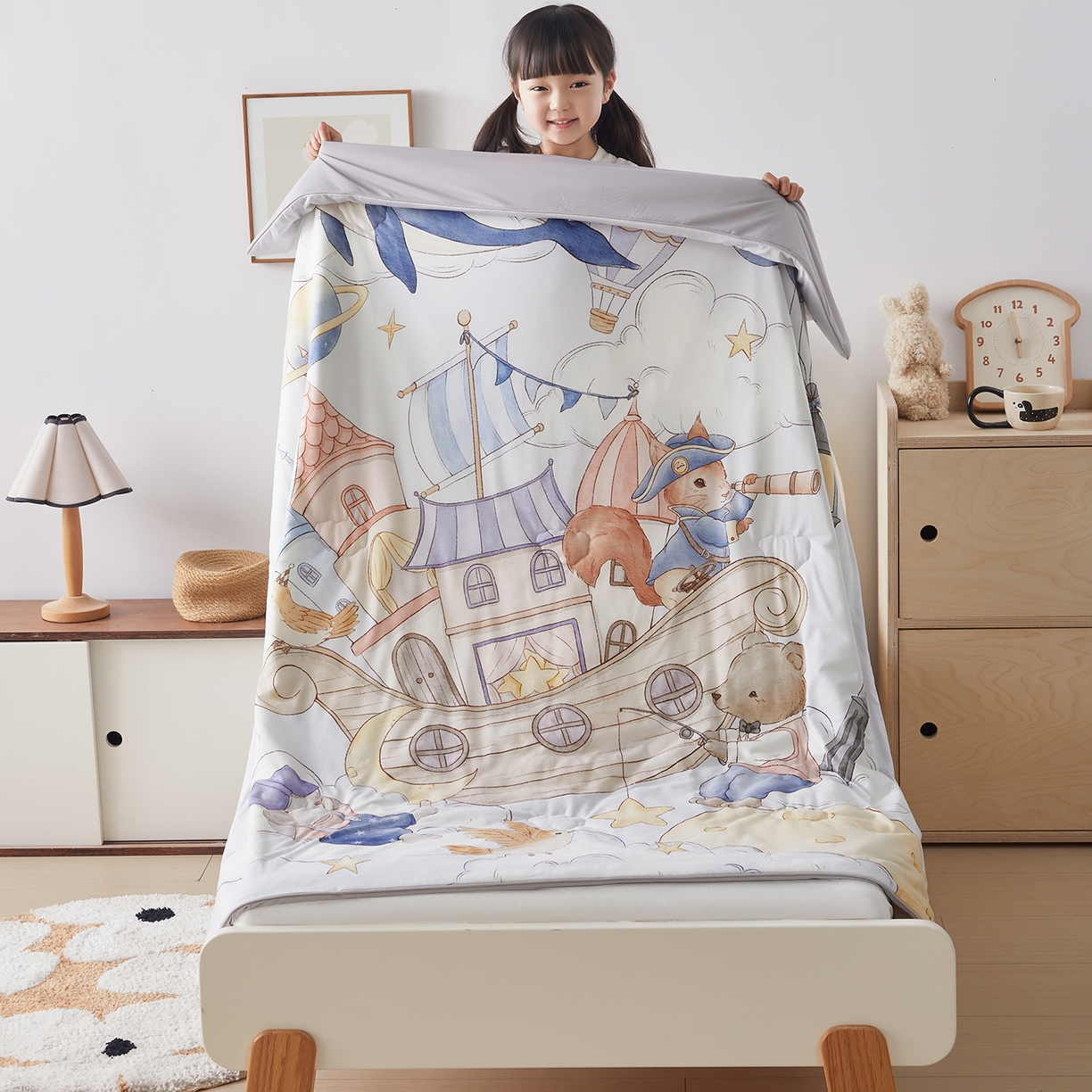 91家纺网 家纺一手货源 找家纺 （总）荷马之梦 2026新款凉凉梦境-原创手绘母婴风针织凉感山茶蚕丝儿童双感夏被夏凉被空调被