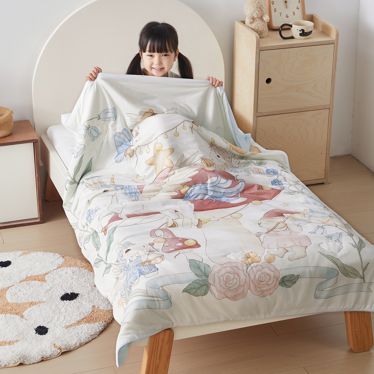 91家纺网 家纺一手货源 找家纺 荷马之梦 2026新款凉凉梦境-原创手绘母婴风针织凉感山茶蚕丝儿童双感夏被夏凉被空调被 蘑菇乐园