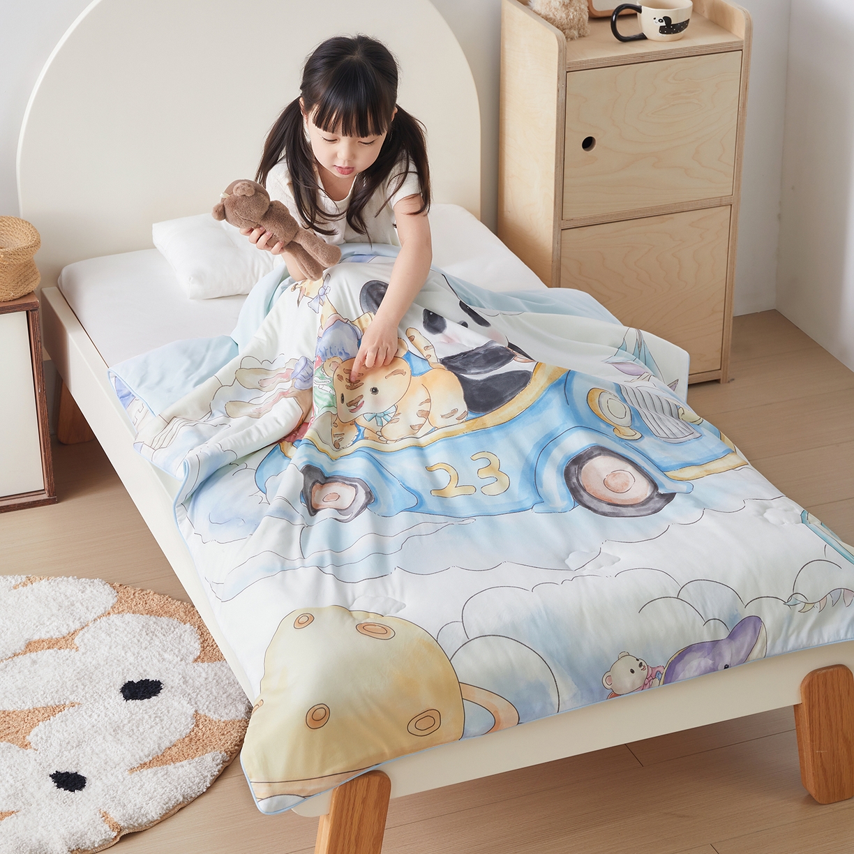 91家纺网 家纺一手货源 找家纺 荷马之梦 2026新款凉凉梦境-原创手绘母婴风针织凉感山茶蚕丝儿童双感夏被夏凉被空调被 跑跑小熊猫