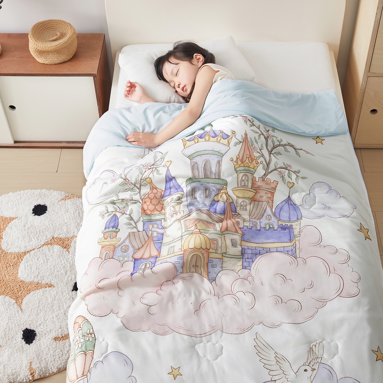 91家纺网 家纺一手货源 找家纺 荷马之梦 2026新款凉凉梦境-原创手绘母婴风针织凉感山茶蚕丝儿童双感夏被夏凉被空调被 天空梦之城