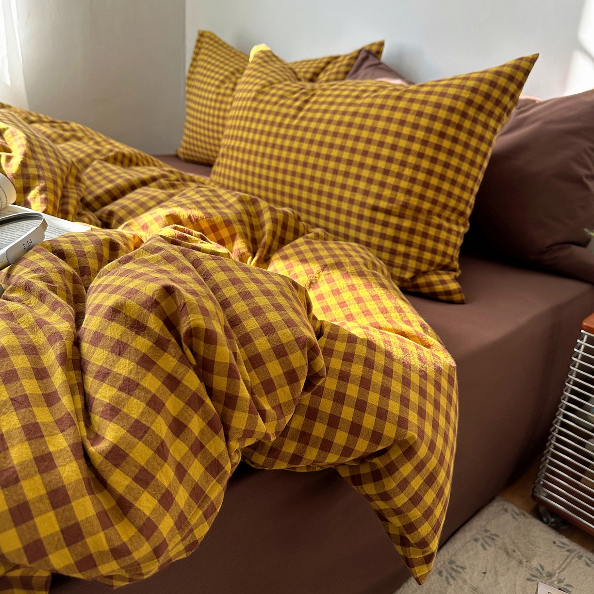 91家纺网 家纺一手货源 找家纺 例外 2026新款全棉纯棉色织水洗棉布拉格ins风四件套-影棚图 布拉格-黄棕