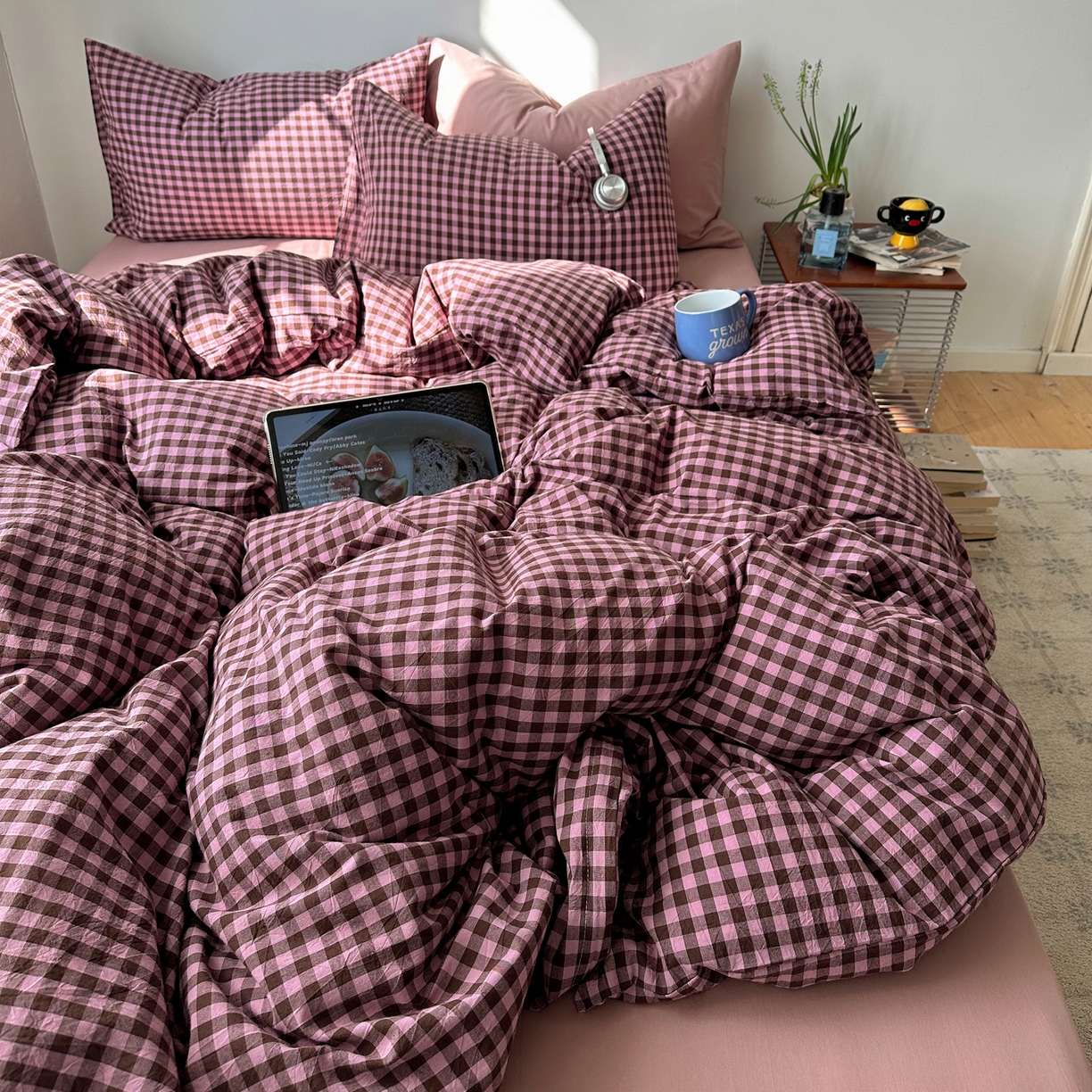 91家纺网 家纺一手货源 找家纺 例外 2026新款全棉纯棉色织水洗棉布拉格ins风四件套-影棚图 布拉格-树莓