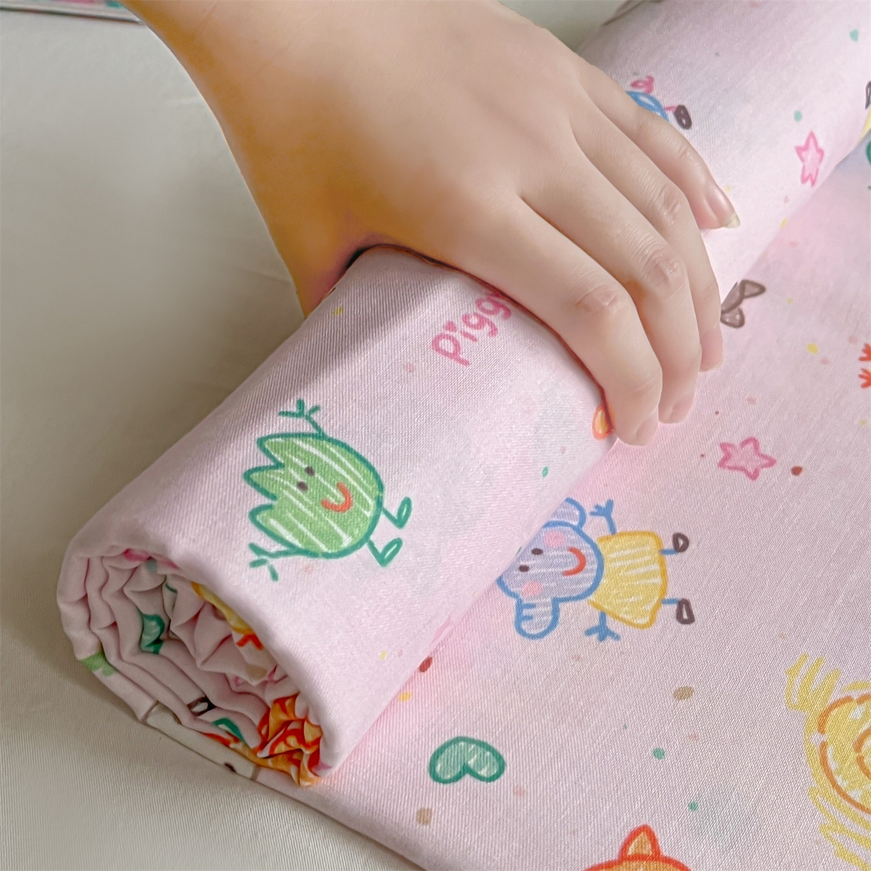 91家纺网 家纺一手货源 找家纺 名兮家居 2026新款全棉纯棉A类双层纱单床单 床单单件 双层纱-猪猪乐园