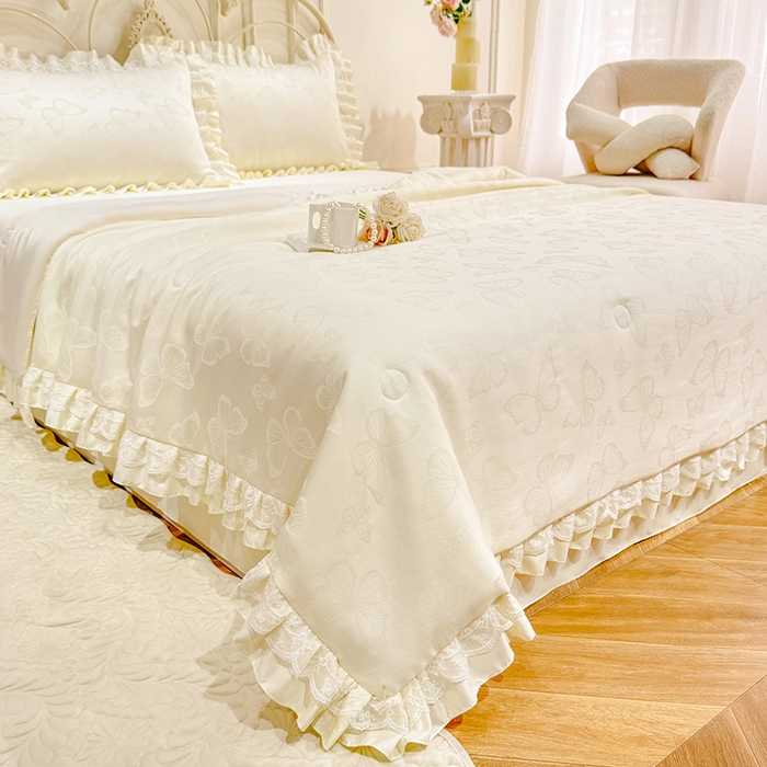 91家纺网 家纺一手货源 找家纺 优贝家纺 2026春夏新款提花水洗天丝冰丝天丝韩版夏被夏凉被空调被四件套 蝶舞-白