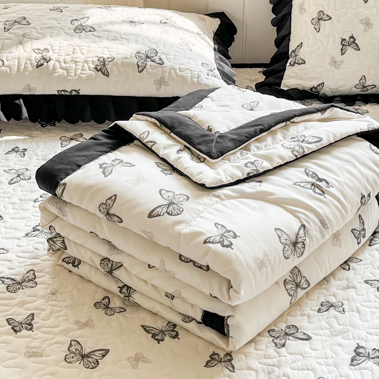 91家纺网 家纺一手货源 找家纺 （总）雅眠居 2026直播爆款双层蕾丝花边夏被款床盖款四件套