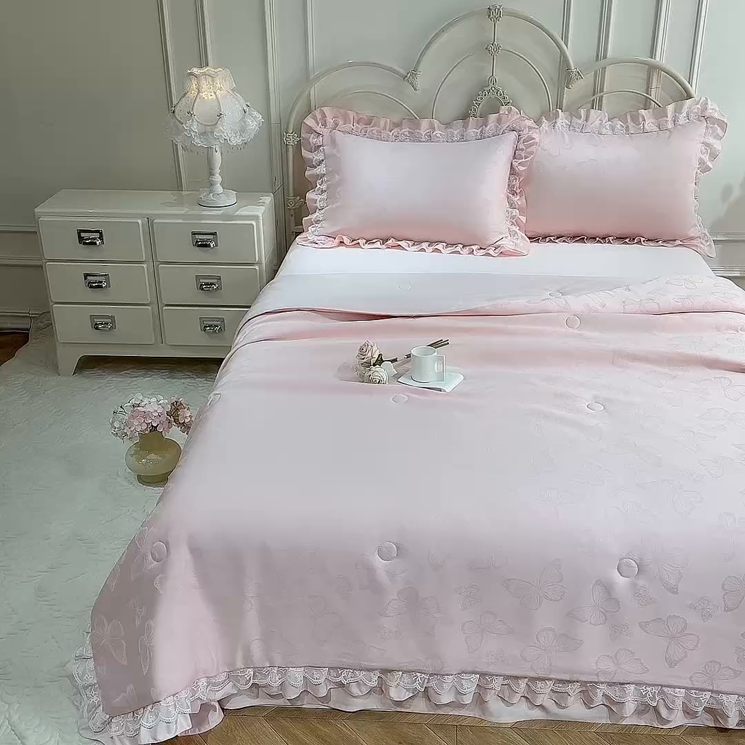 91家纺网 家纺一手货源 找家纺 优贝家纺 2026春夏新款提花水洗天丝冰丝天丝韩版夏被夏凉被空调被四件套 蝶舞-粉