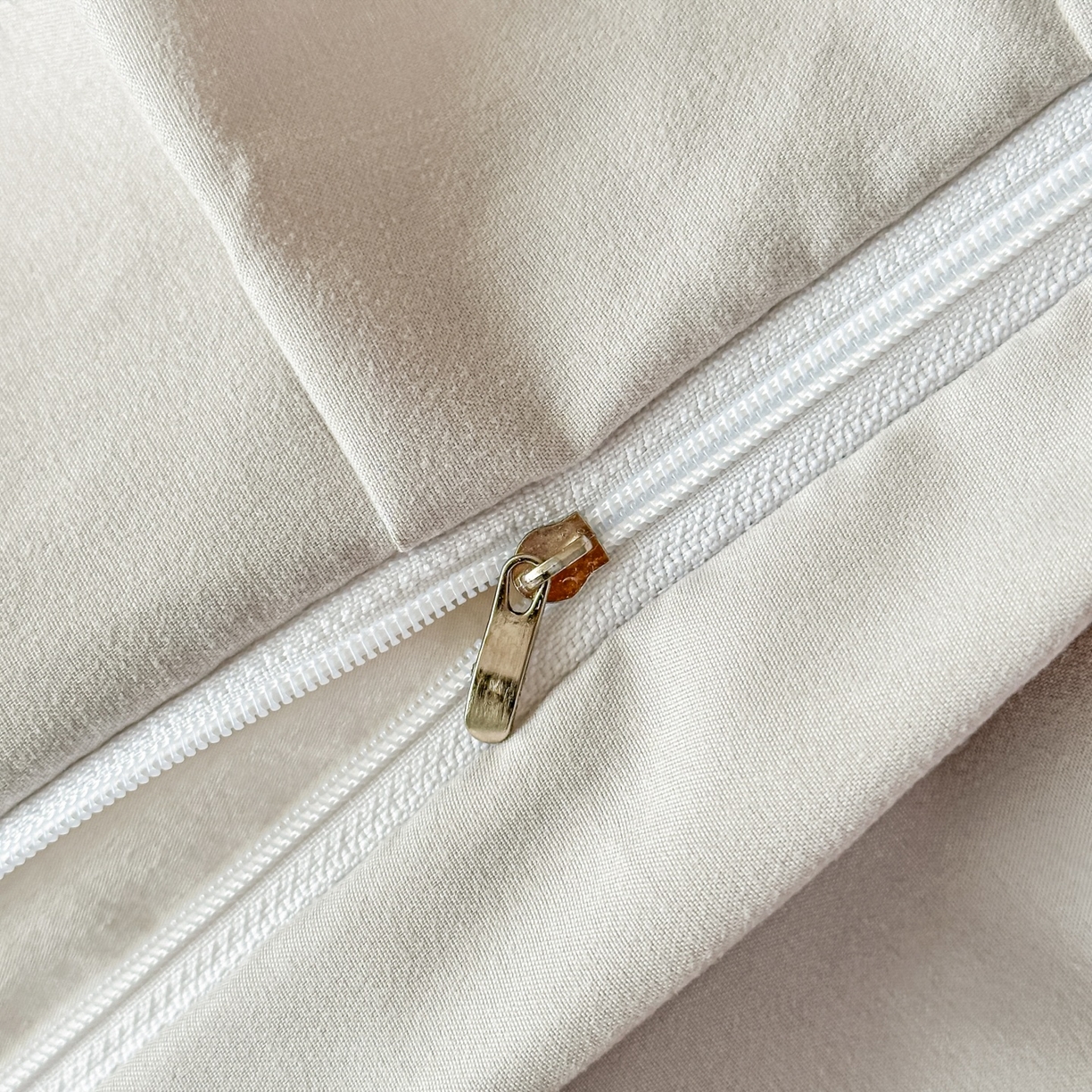 91家纺网 家纺一手货源 找家纺 雅眠居 2026直播爆款双层蕾丝花边夏被款床盖款四件套 彩格-灰