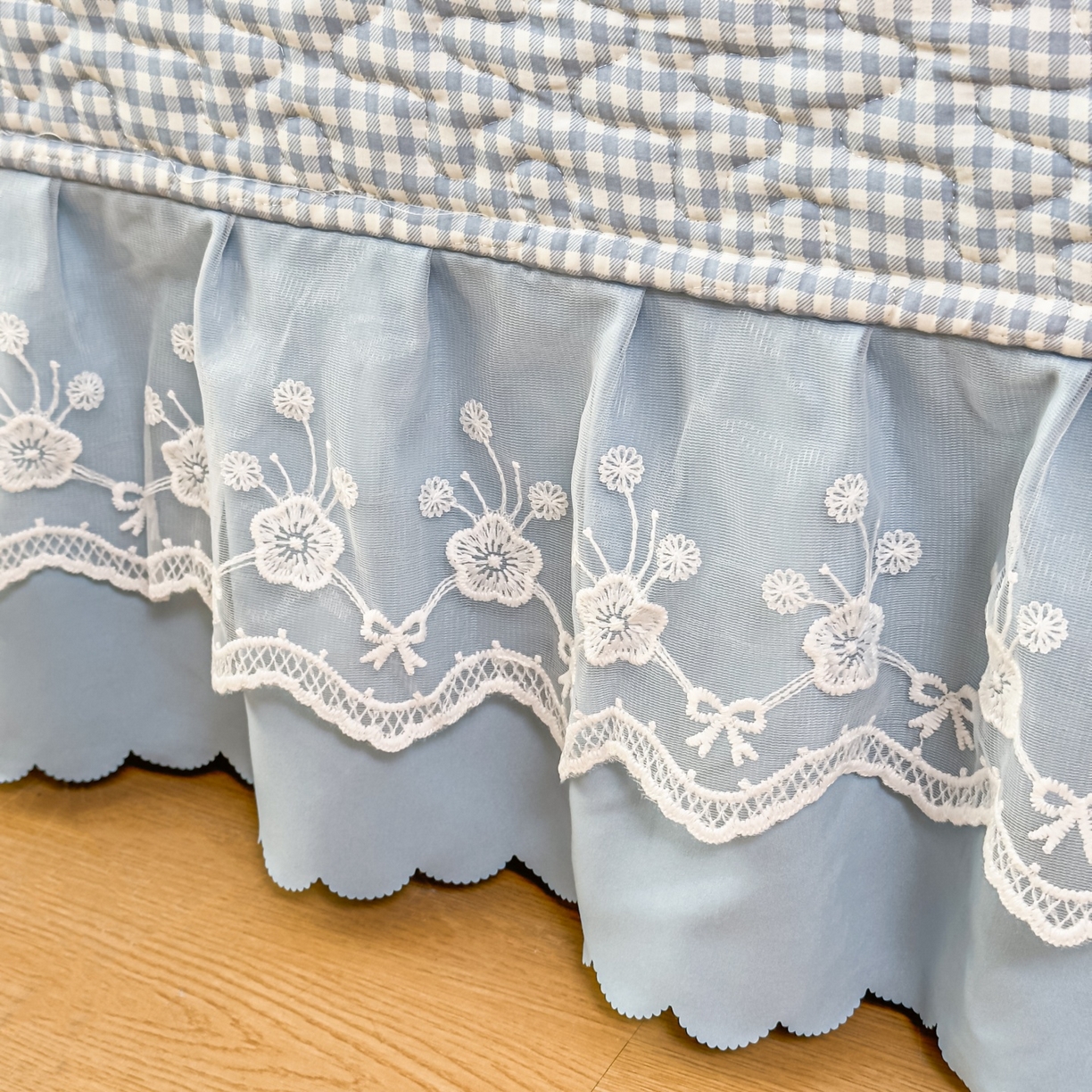 91家纺网 家纺一手货源 找家纺 雅眠居 2026直播爆款双层蕾丝花边夏被款床盖款四件套 彩格-蓝