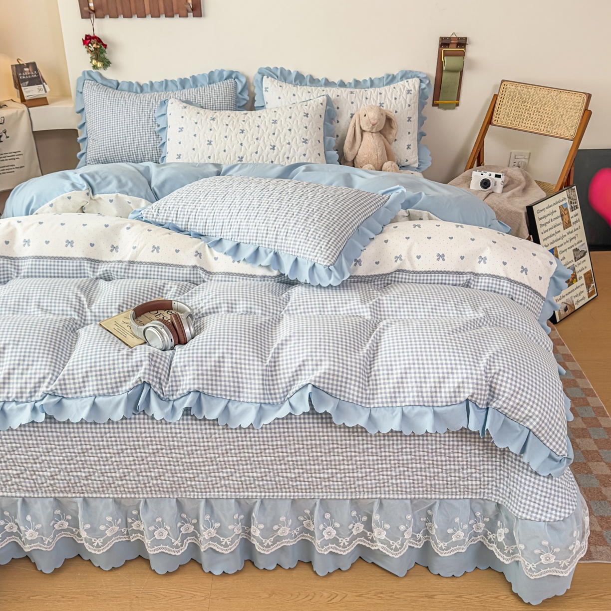 91家纺网 家纺一手货源 找家纺 雅眠居 2026直播爆款双层蕾丝花边夏被款床盖款四件套 彩格-蓝