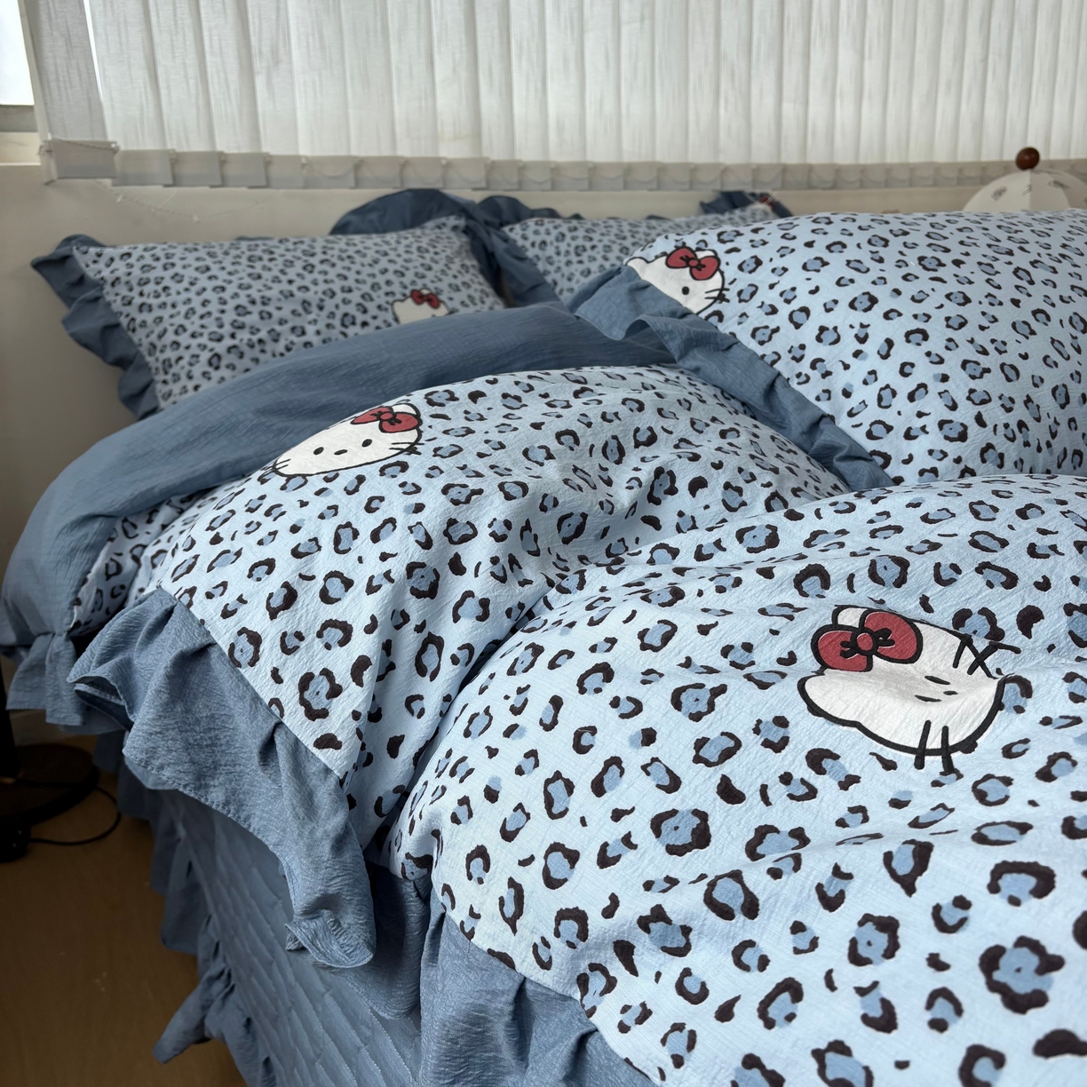 91家纺网 家纺一手货源 找家纺 （总）麦朵家居 2025花边款雕花绒立体印花牛奶绒高克重宝宝绒床裙款四件套牛奶绒床笠兔绒三件套