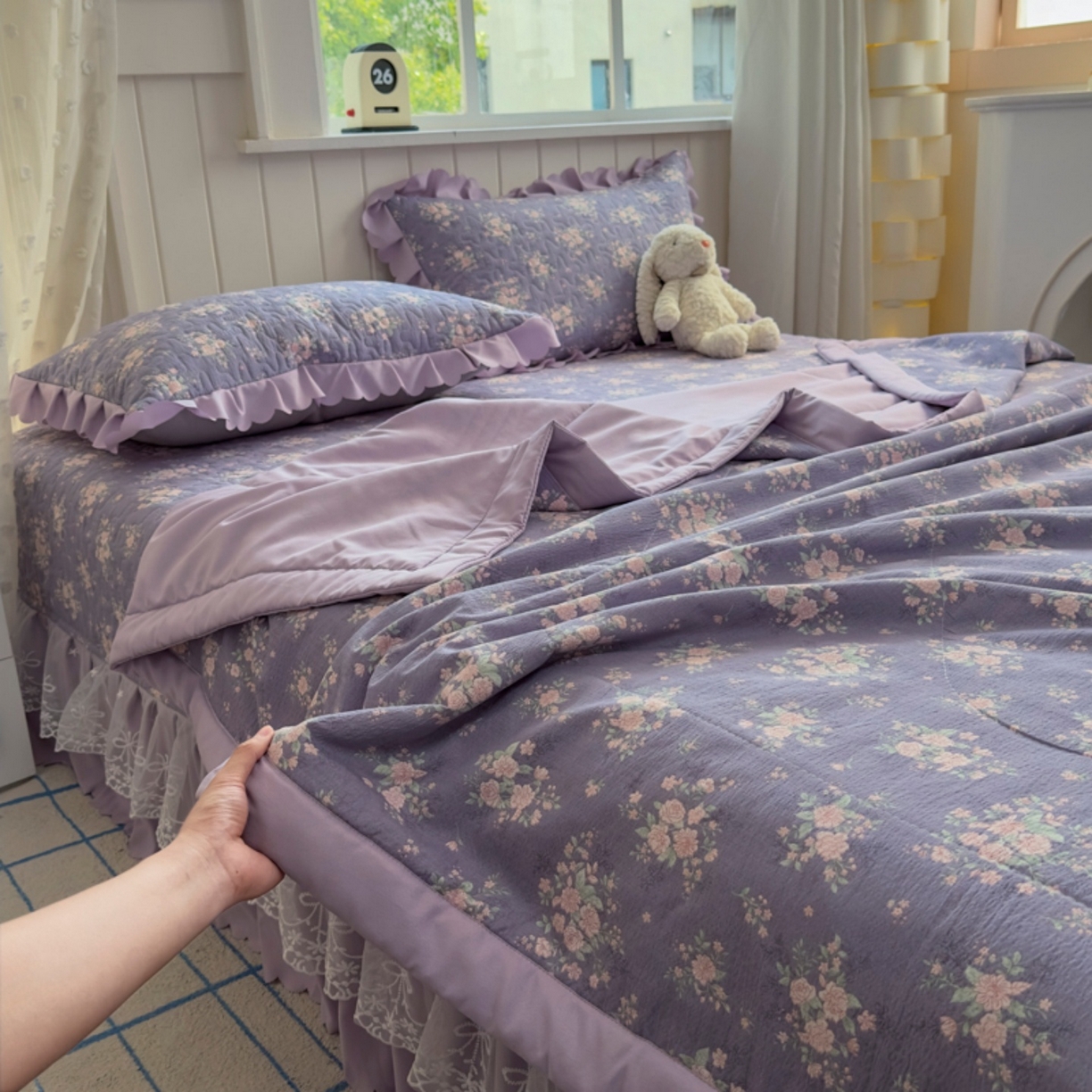 91家纺网 家纺一手货源 找家纺 雅眠居 2026直播爆款双层蕾丝花边夏被款床盖款四件套 豆蔻