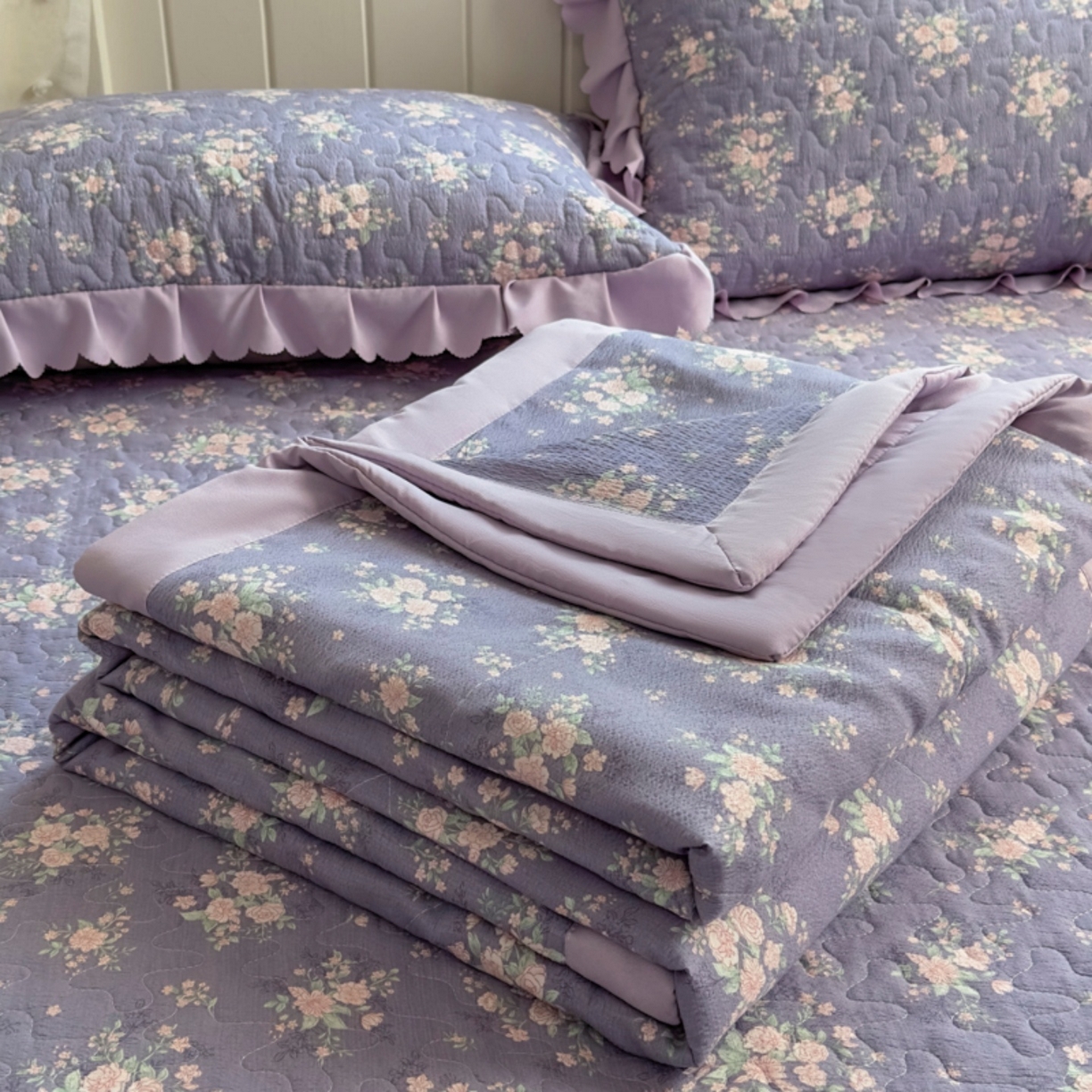 91家纺网 家纺一手货源 找家纺 雅眠居 2026直播爆款双层蕾丝花边夏被款床盖款四件套 豆蔻