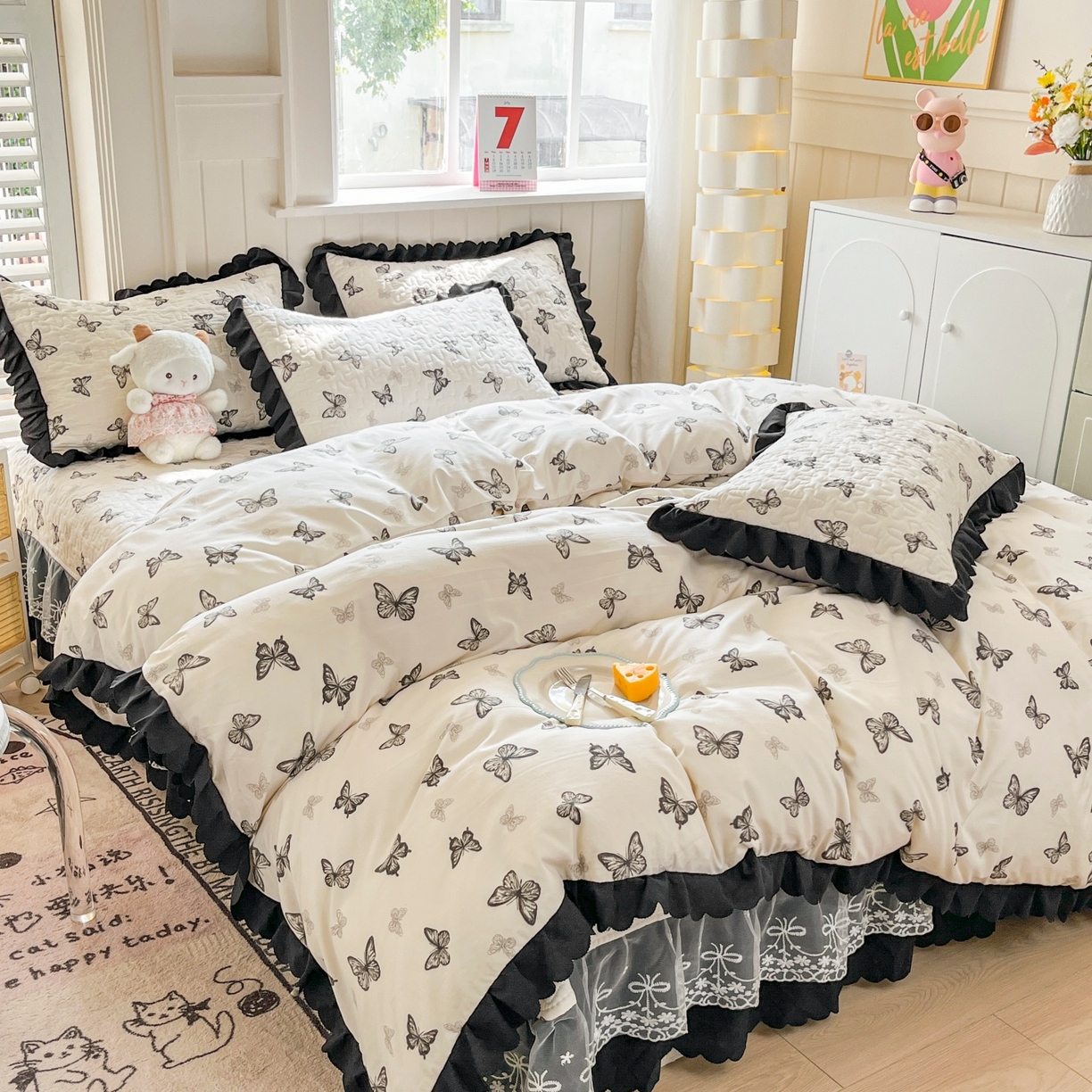 91家纺网 家纺一手货源 找家纺 雅眠居 2026直播爆款双层蕾丝花边夏被款床盖款四件套 蝴蝶印记