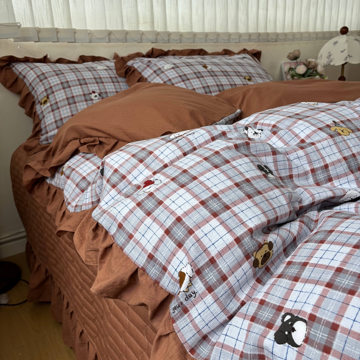 麦朵家居 2026新款花边款皱皱纱床盖款四件套水洗棉小清新三件套 线条小狗