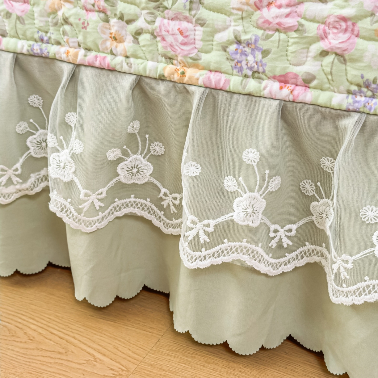 91家纺网 家纺一手货源 找家纺 雅眠居 2026直播爆款双层蕾丝花边夏被款床盖款四件套 花满满