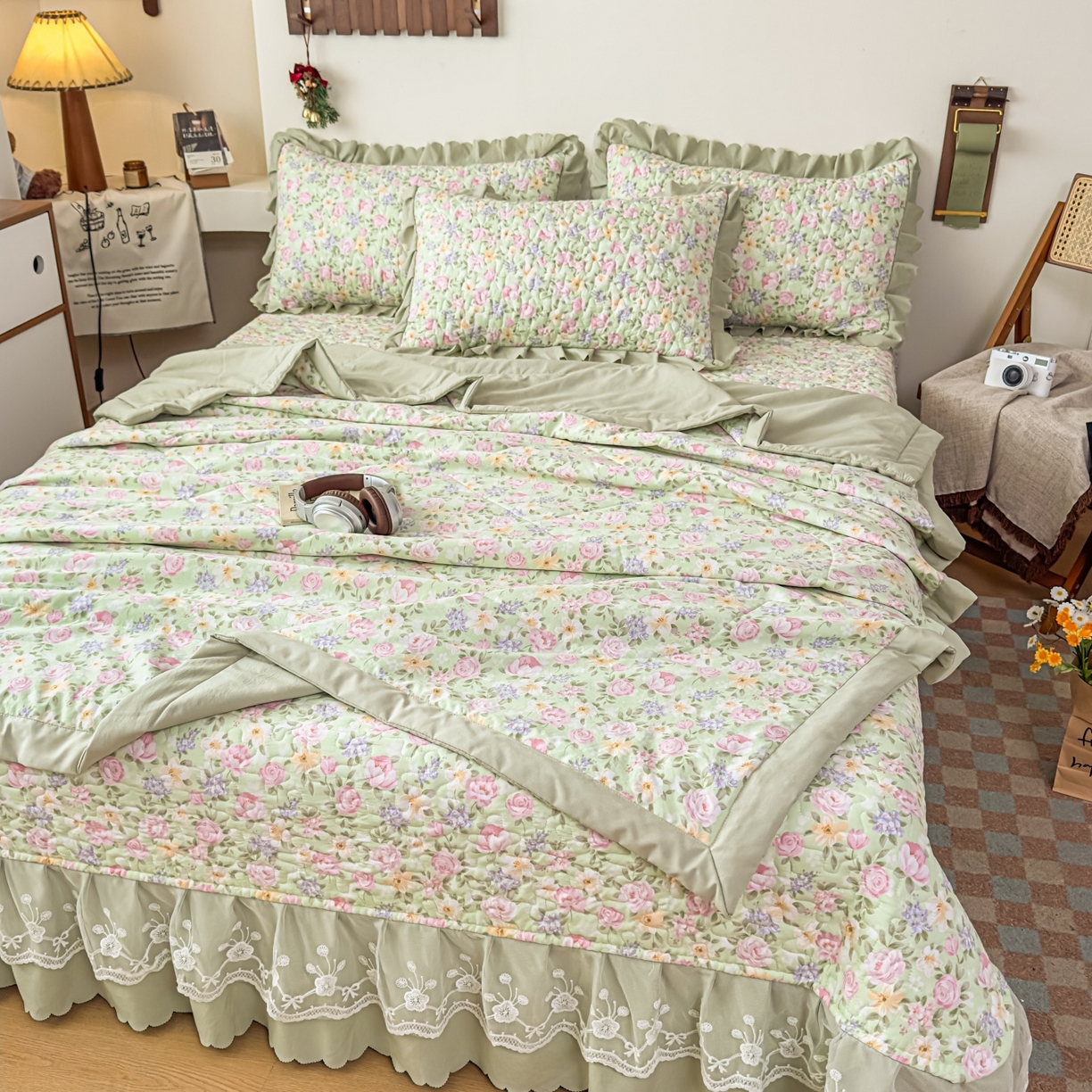 91家纺网 家纺一手货源 找家纺 雅眠居 2026直播爆款双层蕾丝花边夏被款床盖款四件套 花满满