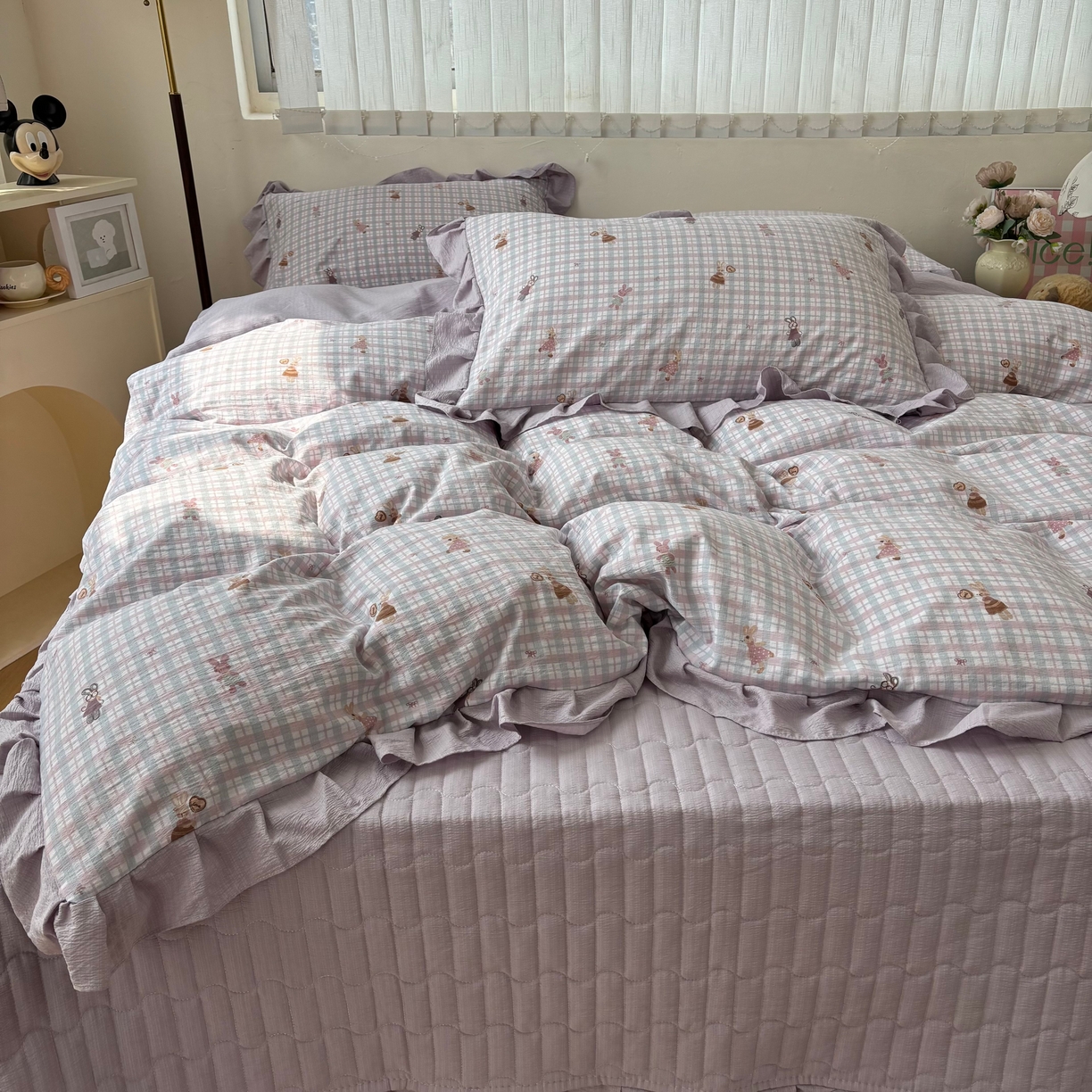 91家纺网 家纺一手货源 找家纺 麦朵家居 2026新款花边款皱皱纱床盖款四件套水洗棉小清新三件套 香芋小兔