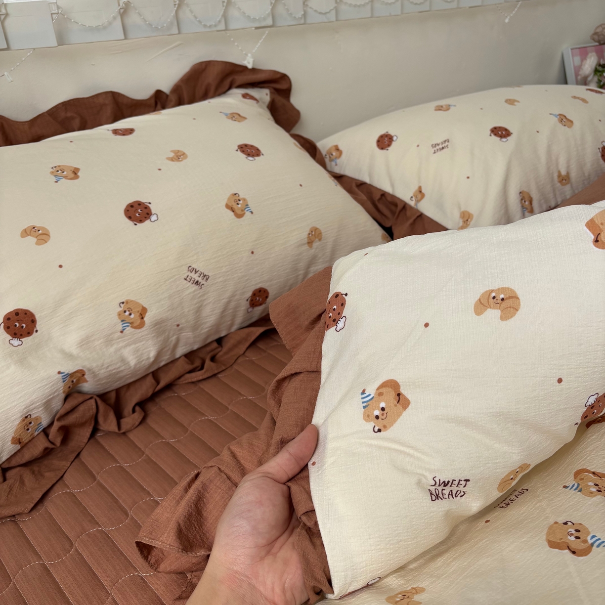 91家纺网 家纺一手货源 找家纺 麦朵家居 2026新款花边款皱皱纱床盖款四件套水洗棉小清新三件套 曲奇芝士