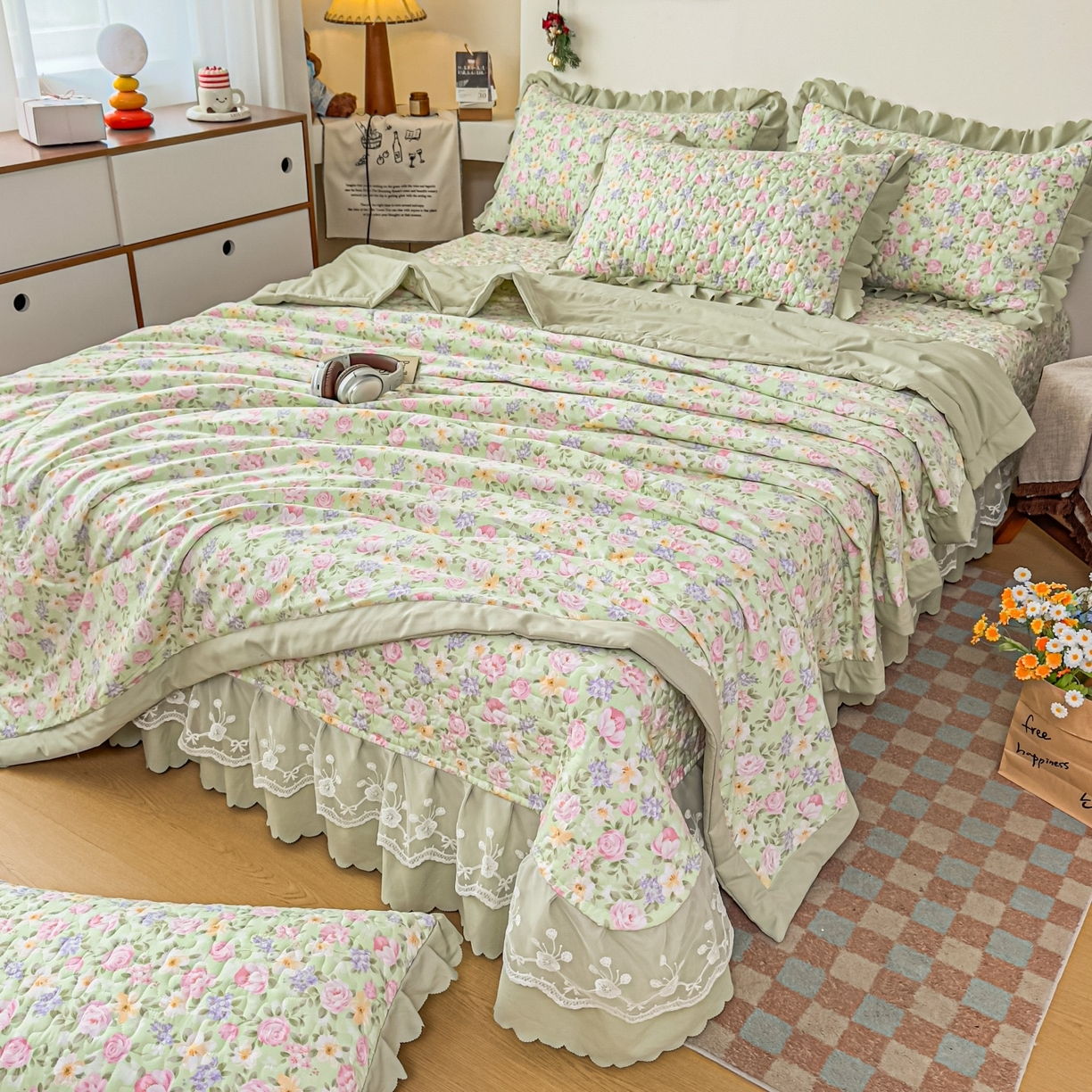 91家纺网 家纺一手货源 找家纺 雅眠居 2026直播爆款双层蕾丝花边夏被款床盖款四件套 花满满