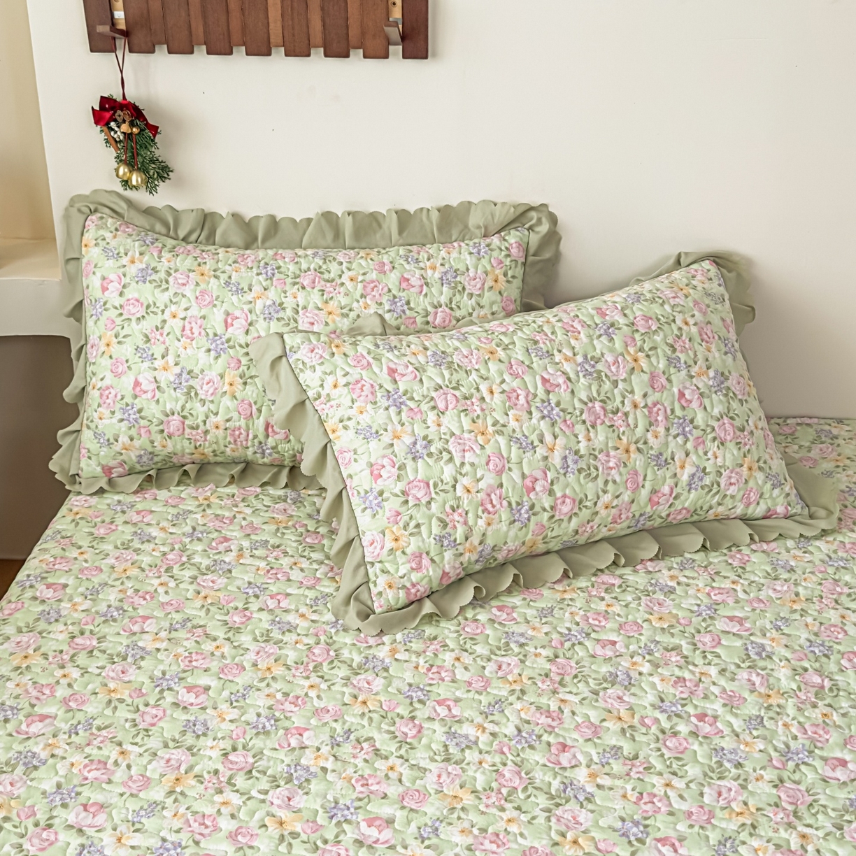 91家纺网 家纺一手货源 找家纺 雅眠居 2026直播爆款双层蕾丝花边夏被款床盖款四件套 花满满