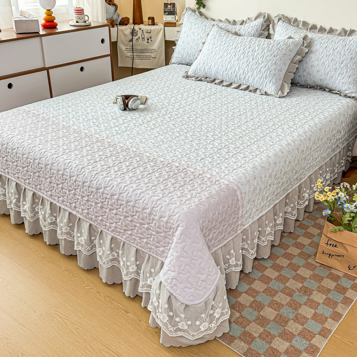 91家纺网 家纺一手货源 找家纺 雅眠居 2026直播爆款双层蕾丝花边夏被款床盖款四件套 秘境-灰