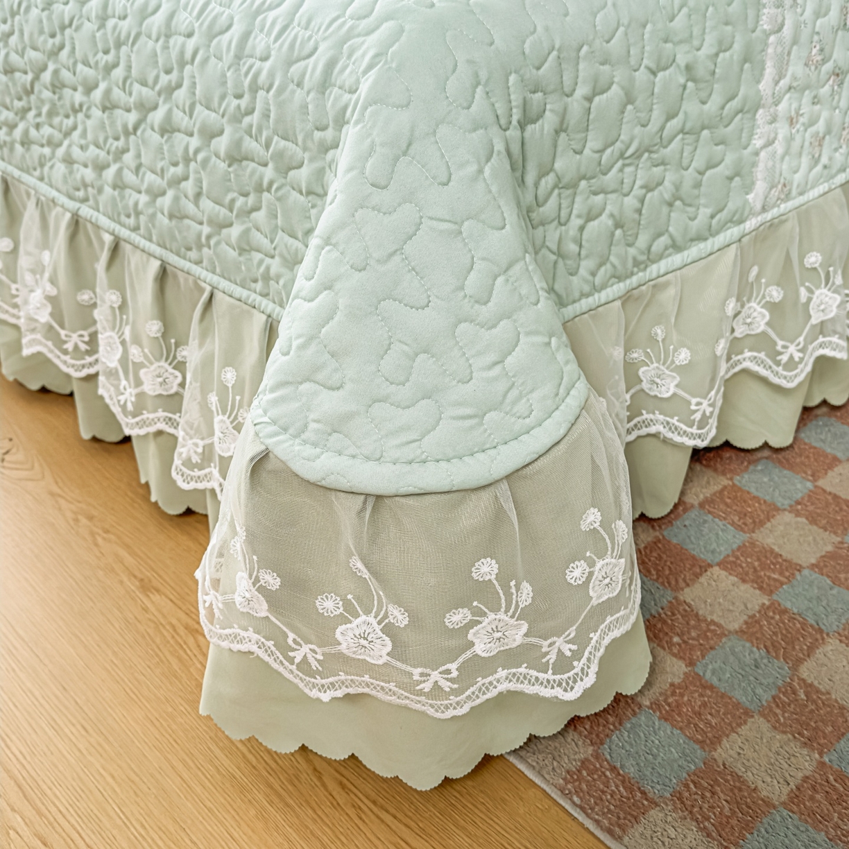 91家纺网 家纺一手货源 找家纺 雅眠居 2026直播爆款双层蕾丝花边夏被款床盖款四件套 秘境-绿