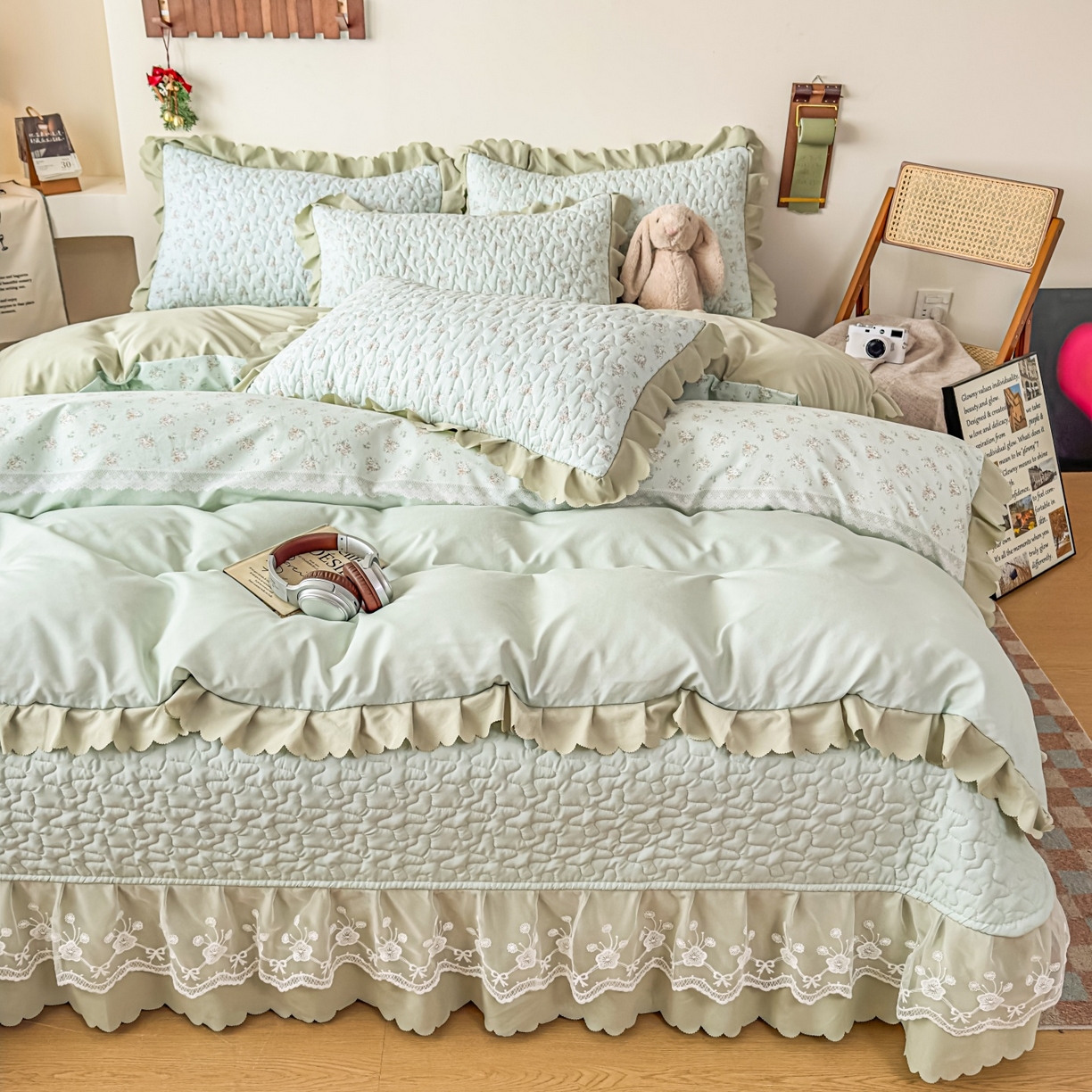 91家纺网 家纺一手货源 找家纺 雅眠居 2026直播爆款双层蕾丝花边夏被款床盖款四件套 秘境-绿