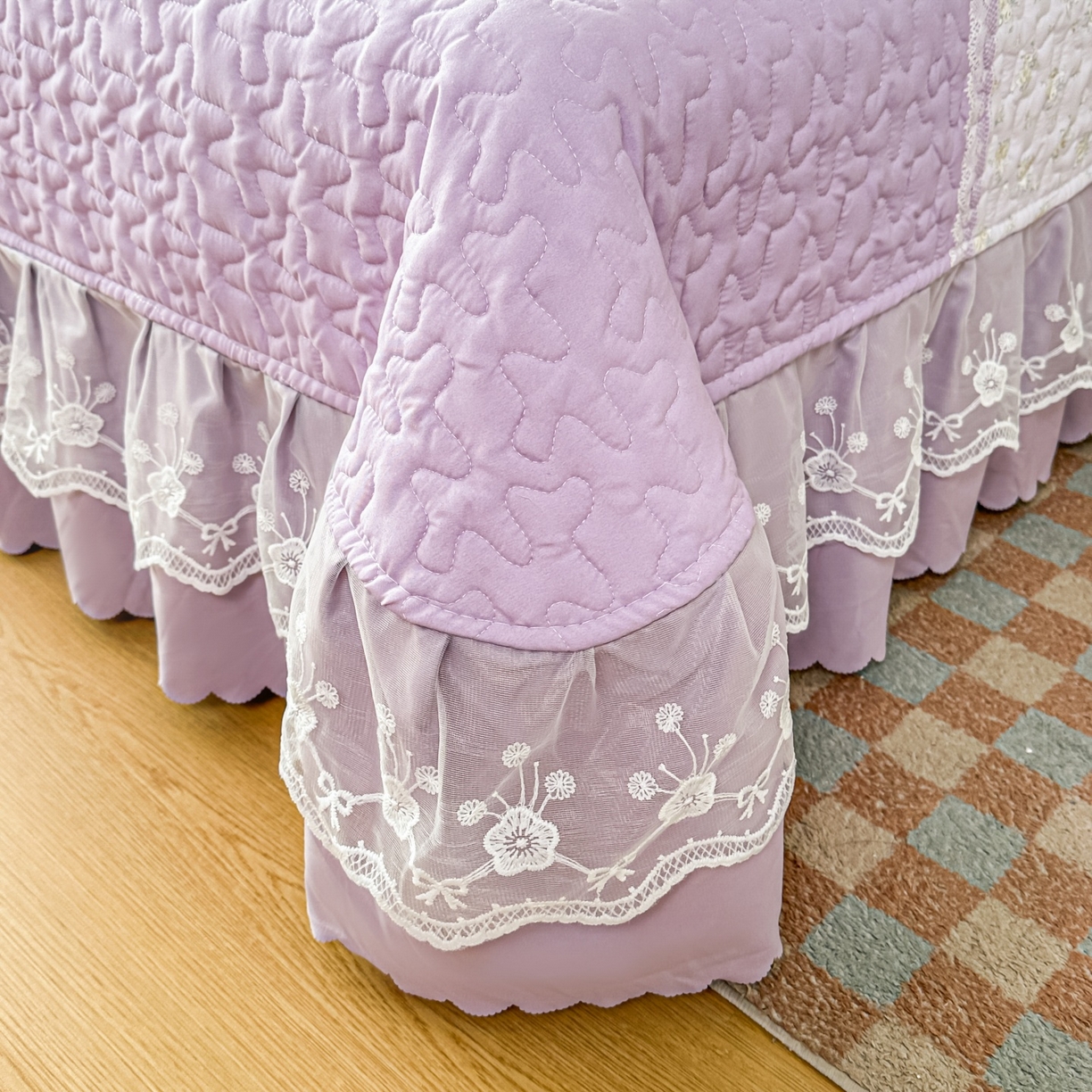 91家纺网 家纺一手货源 找家纺 雅眠居 2026直播爆款双层蕾丝花边夏被款床盖款四件套 秘境-紫