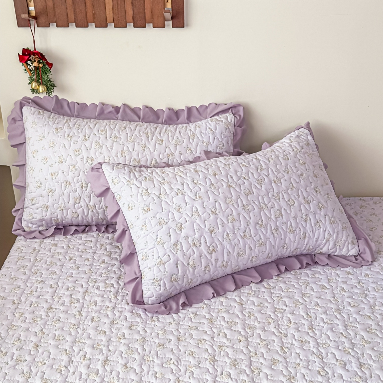 91家纺网 家纺一手货源 找家纺 雅眠居 2026直播爆款双层蕾丝花边夏被款床盖款四件套 秘境-紫