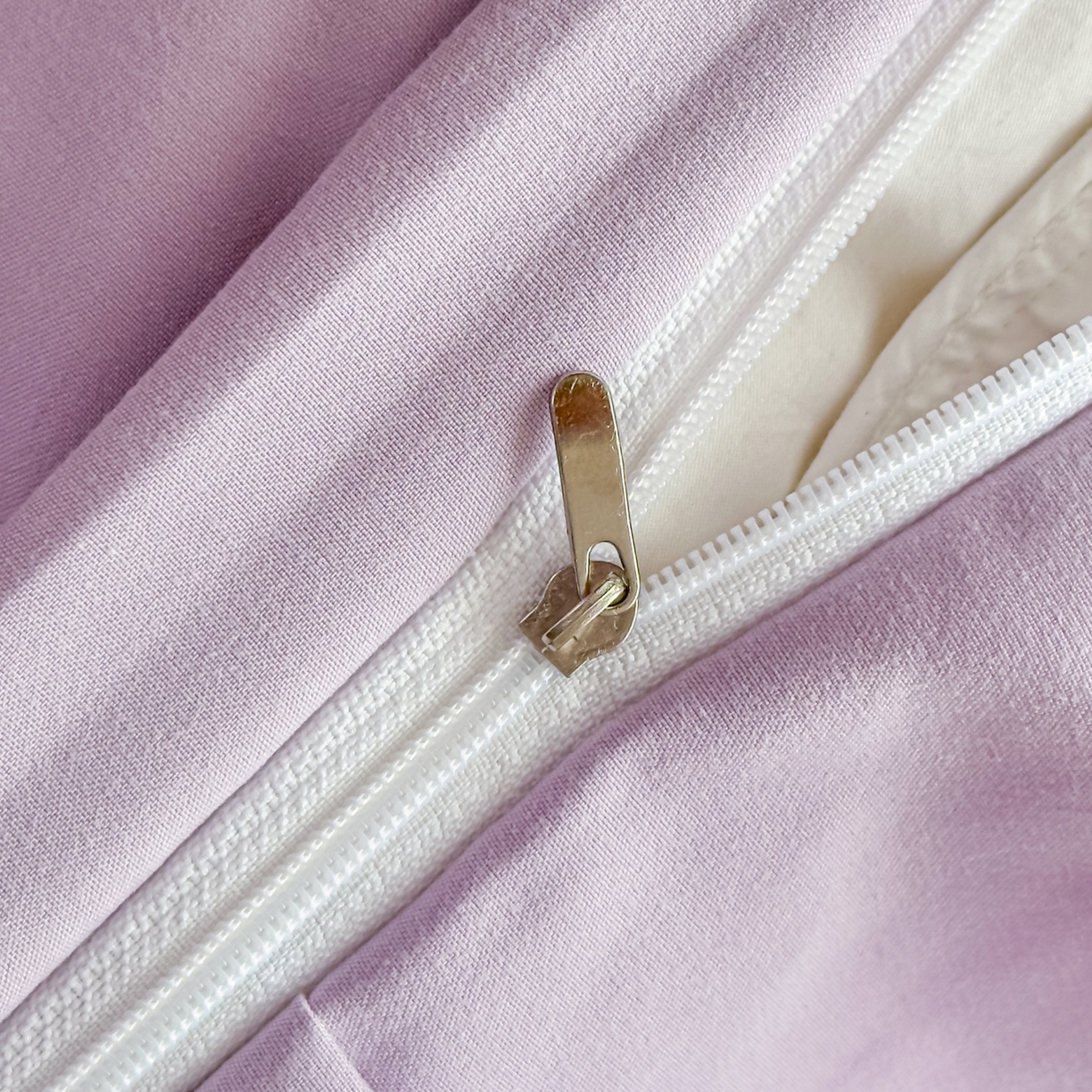 91家纺网 家纺一手货源 找家纺 雅眠居 2026直播爆款双层蕾丝花边夏被款床盖款四件套 秘境-紫