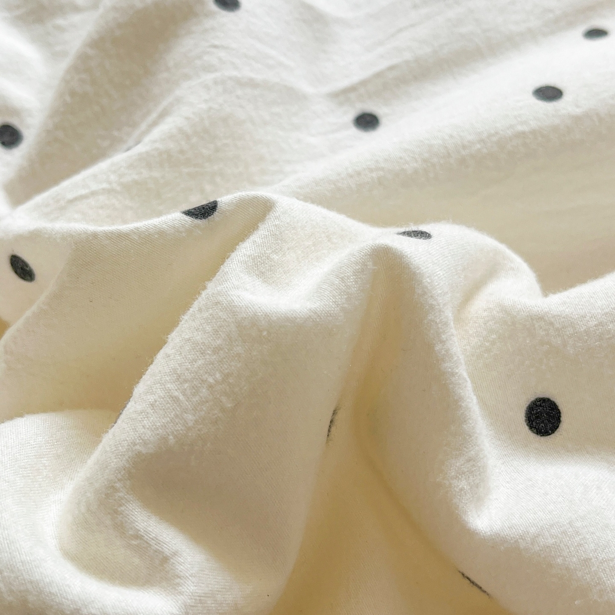 91家纺网 家纺一手货源 找家纺 雅眠居 2026直播爆款双层蕾丝花边夏被款床盖款四件套 奶油波点