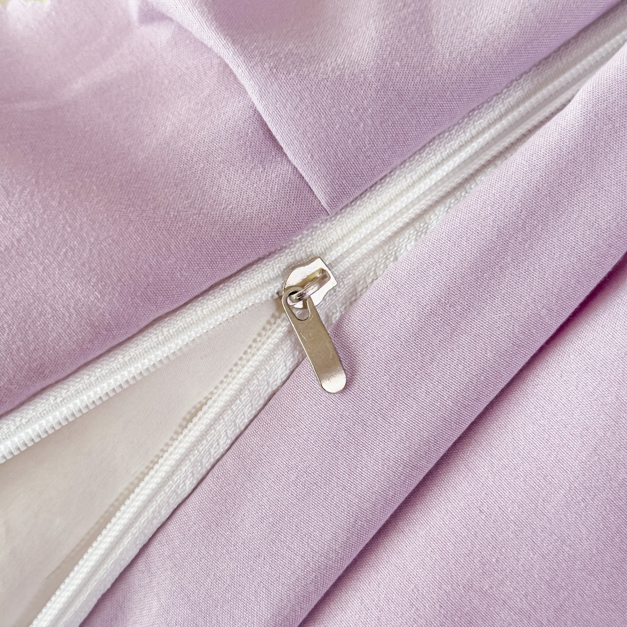 91家纺网 家纺一手货源 找家纺 雅眠居 2026直播爆款双层蕾丝花边夏被款床盖款四件套 紫萱