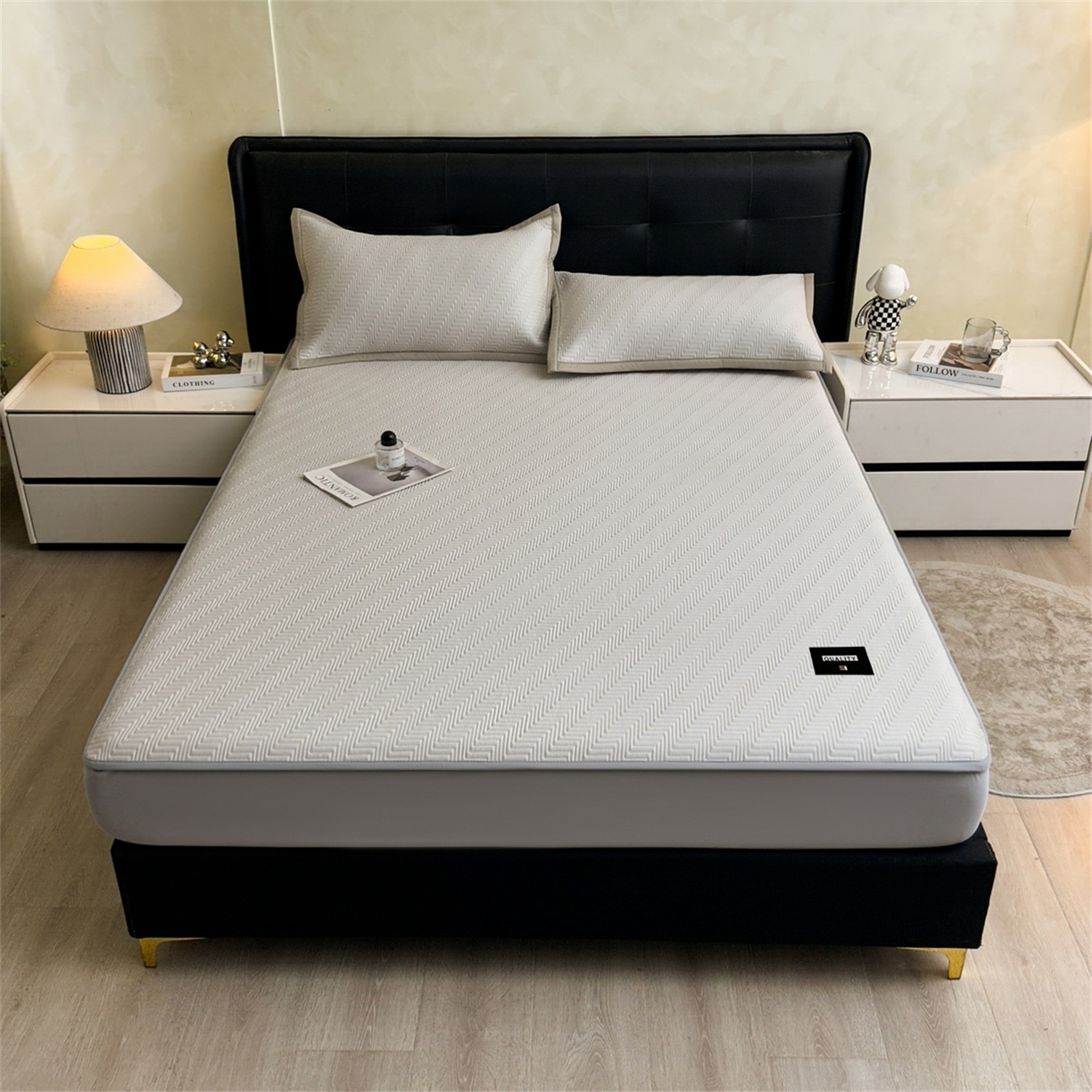 91家纺网 家纺一手货源 找家纺 慕木家纺 2026新款A类高克重三明治复合乙纶提花冰豆豆凉席床笠冰棱斜纹系列（提供买家秀） 冰棱斜纹-卡其床笠款