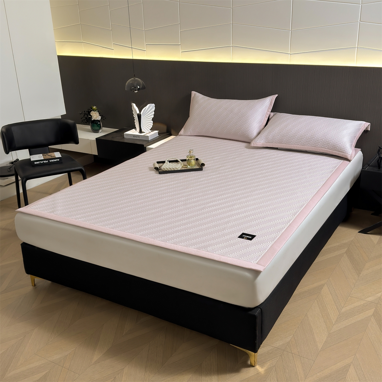 91家纺网 家纺一手货源 找家纺 慕木家纺 2026新款A类高克重三明治复合乙纶提花冰豆豆凉席床笠冰棱斜纹系列（提供买家秀） 冰棱斜纹-粉床席款