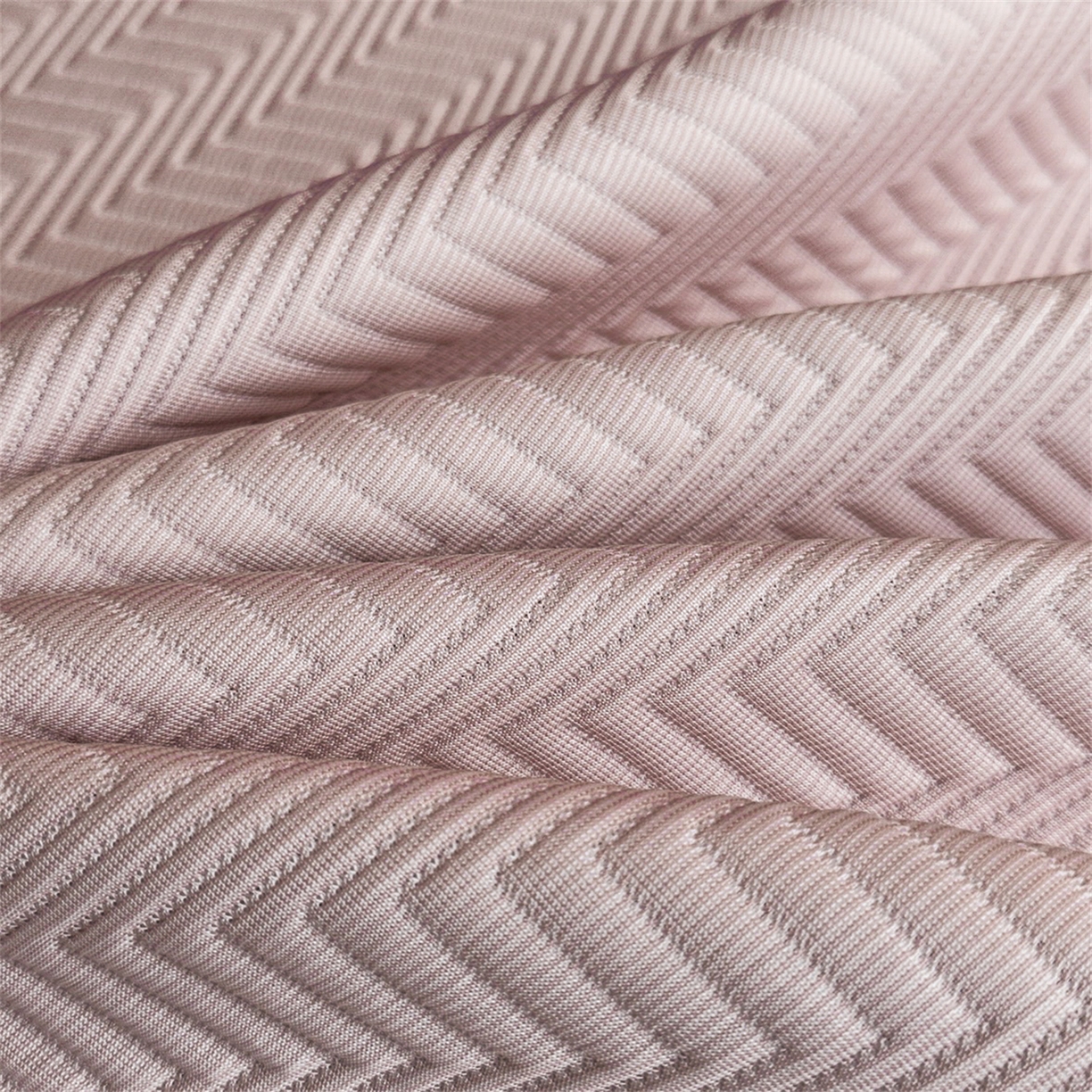 91家纺网 家纺一手货源 找家纺 慕木家纺 2026新款A类高克重三明治复合乙纶提花冰豆豆凉席床笠冰棱斜纹系列（提供买家秀） 冰棱斜纹-粉床笠款